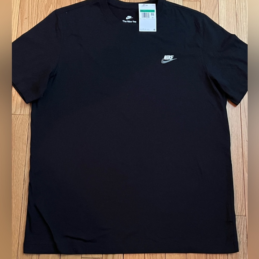 NIKE BLACK T SHIRT XL